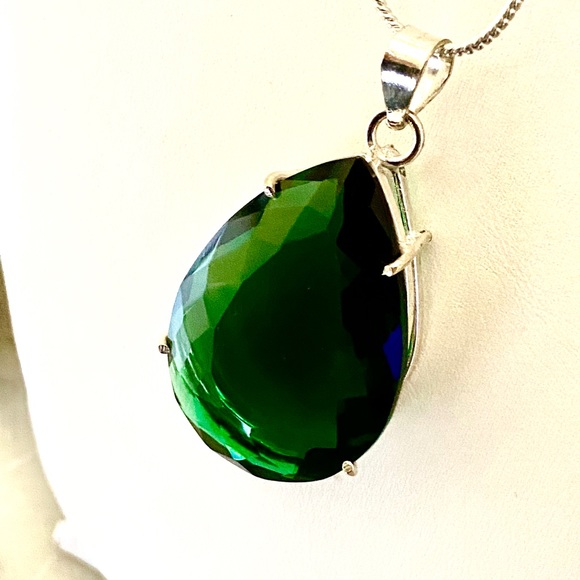 💥NEW‼️ 93.50 Ct. Green Moldavite Pendant 💥 - Picture 6 of 9